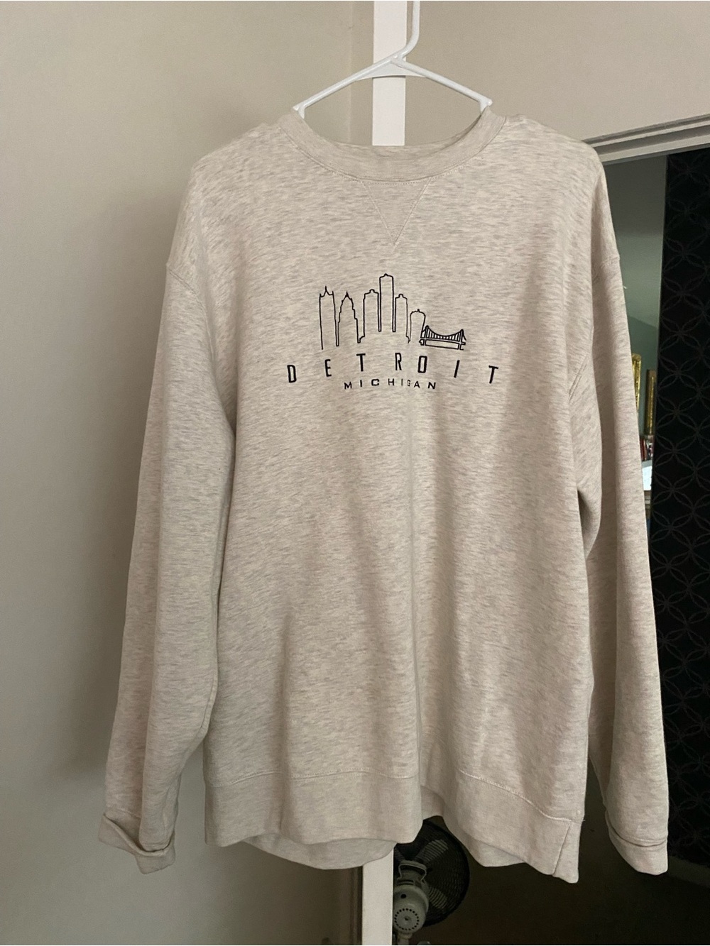 Gear For Sports Detroit Skyline Crewneck - Light Heather Gray